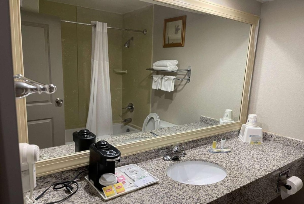 Days Inn by Wyndham Fayetteville-South/I-95 Exit 49 Image 32